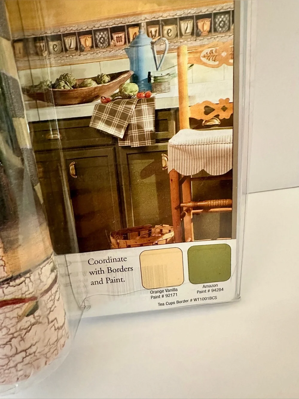 Teacups Welcome Wallpaper Border in Green and Cream – Home Accents